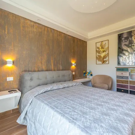 Lägenhet La Maison Doree *