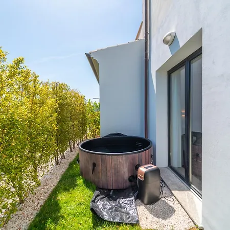 La Maison Doree Lägenhet *