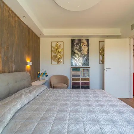 Lägenhet La Maison Doree Olbia