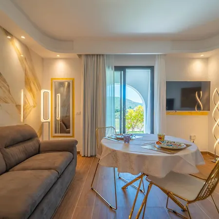 La Maison Doree Appartement *
