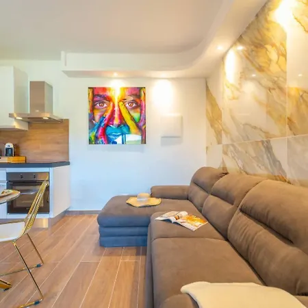 La Maison Doree דירה אולביה